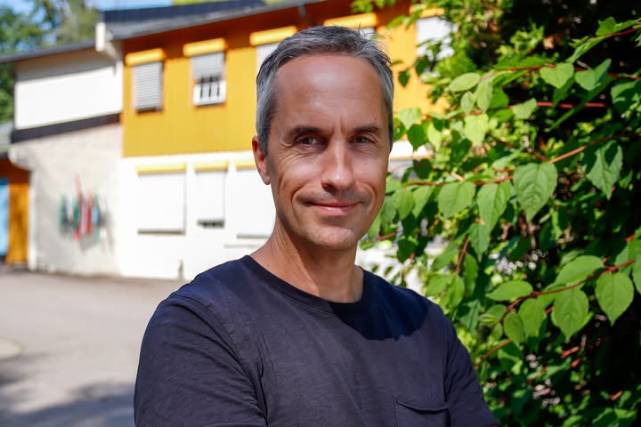 Bilde av Erik S&oslash;rensen i halvfigur.